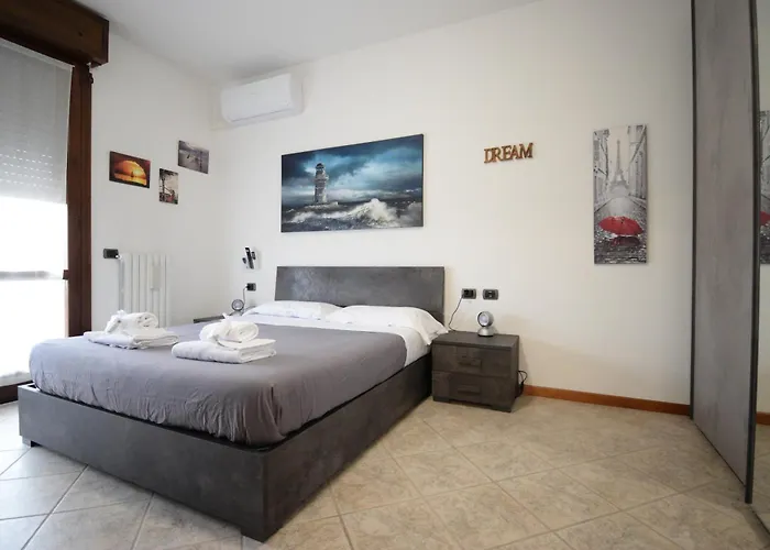Apartament La Casa Di Dante Bologna *